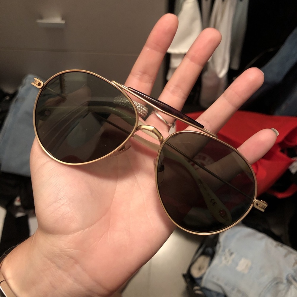 Givenchy sunglasses - Picture 3 of 4